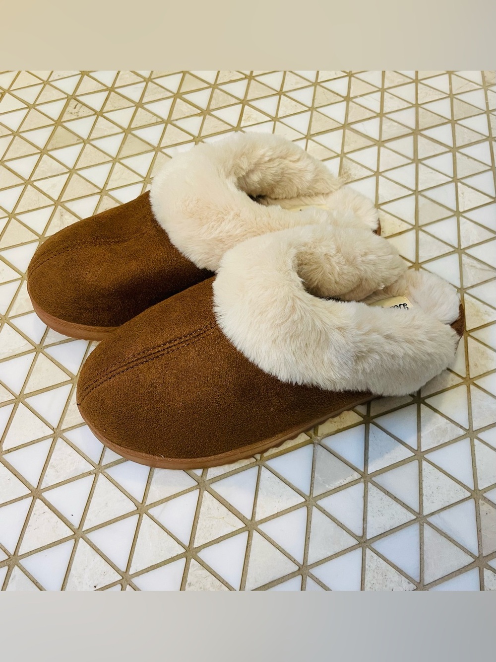 Dearfoams Scuff Slipper Clogs Women’s 7-8 Faux Fur Slip-on Vegan Machine Washabl